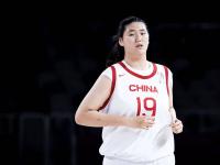 乐鱼体育 官方平台-被打脸也没要到犯规！张子宇14中7得到17分9篮板4失误的简单介绍