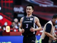 乐鱼体育 官方平台-赵继伟京辽大战个人集锦：三分14中9爆砍33分8板9助