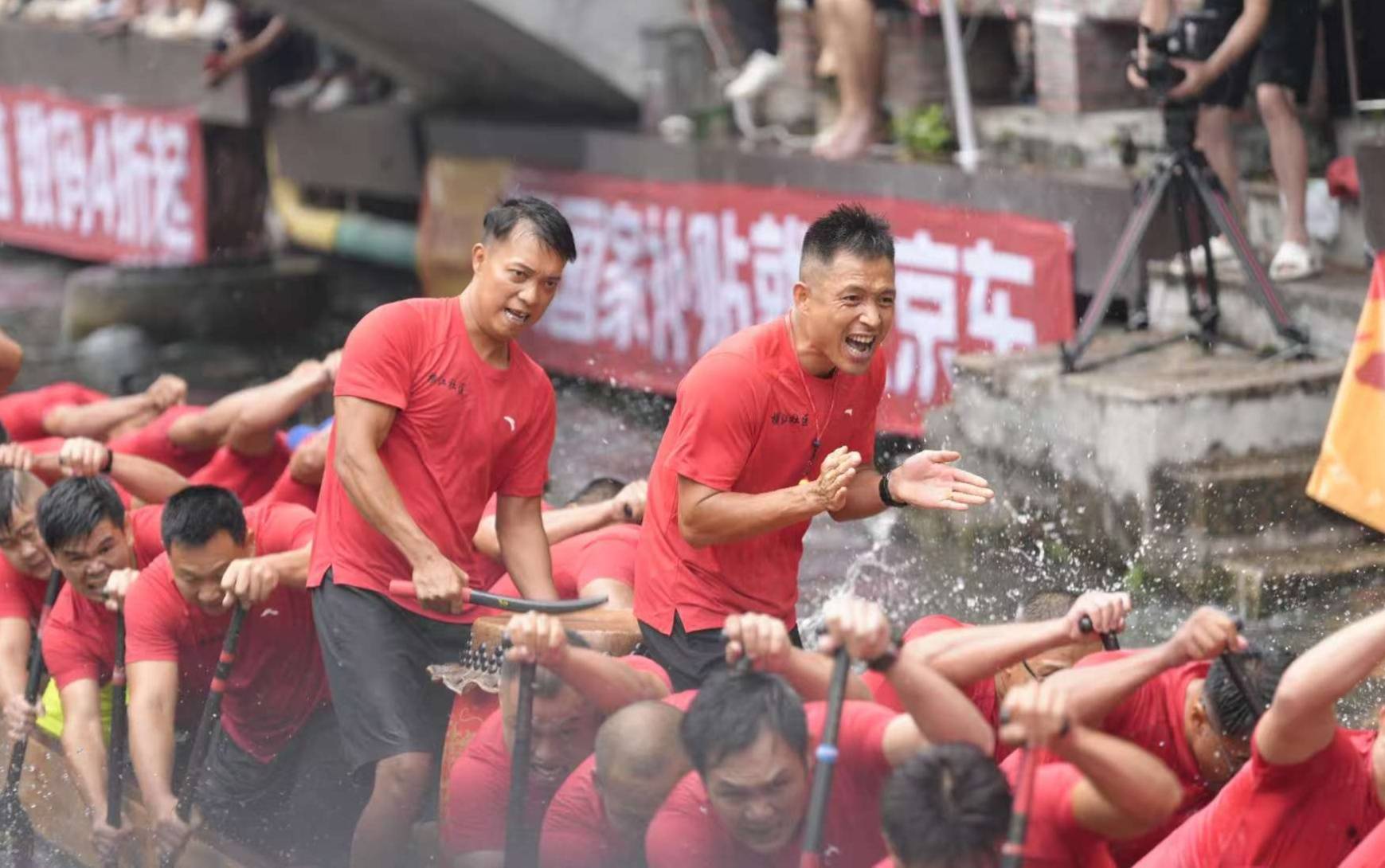 西悉尼流浪者防守反击战术成亮点，挑战欧洲豪强(西悉尼流浪者队主教练)