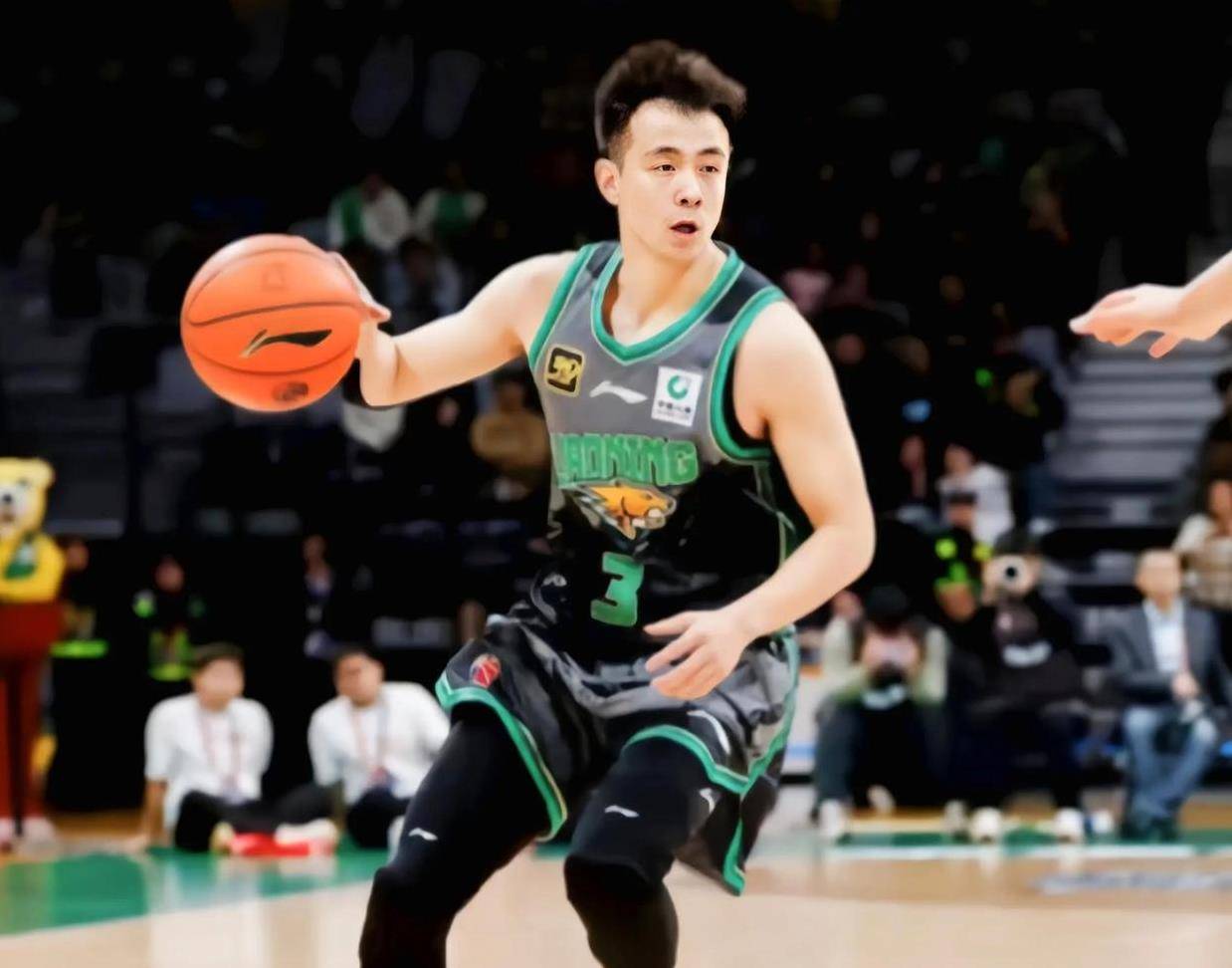 关于赵继伟17分辽宁胜宁波贺希宁38分深圳胜新疆的信息