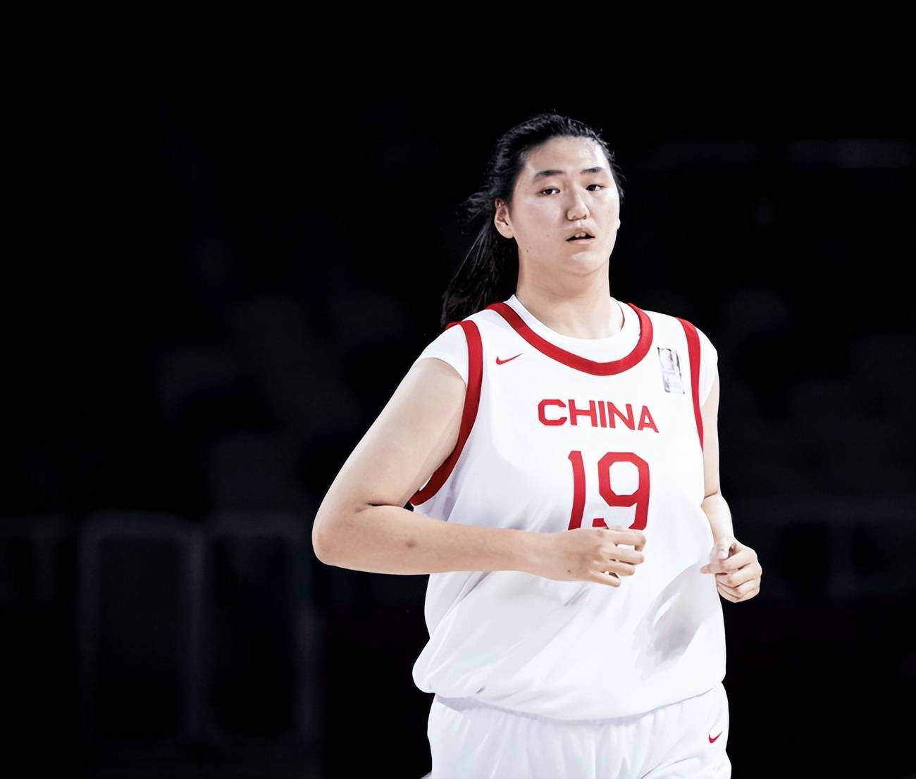 被打脸也没要到犯规！张子宇14中7得到17分9篮板4失误的简单介绍