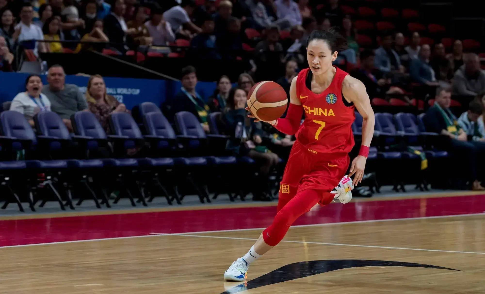 中国女篮未来可期内线优势大+防守有漏洞