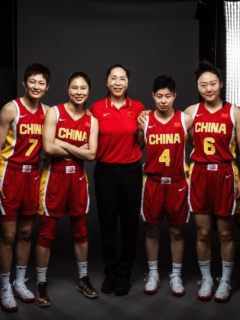 包含女篮亚洲杯实力榜：中国队高居榜首卫冕将创造历史的词条